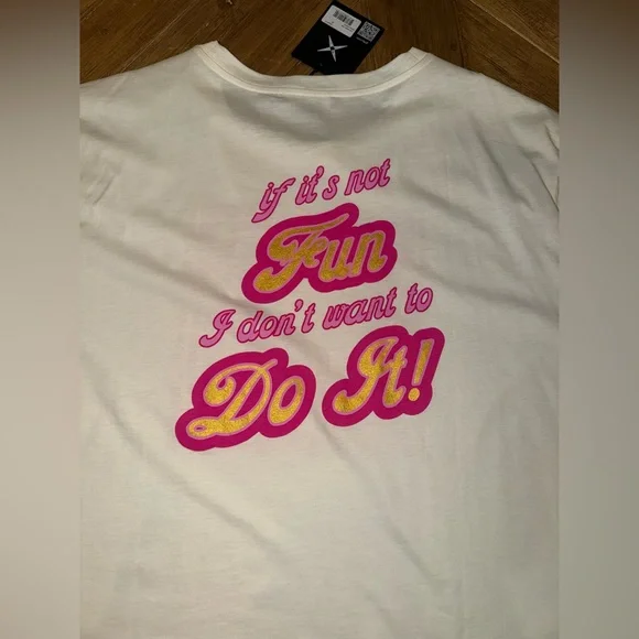 GSTQ God Save The Queen boxy top “if it’s not Fun, I don’t want to do it” 2X NWT - Picture 5 of 13